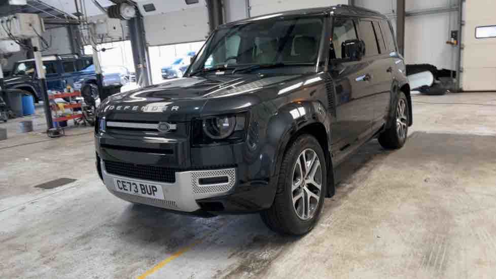 More views of Land Rover Defender 110