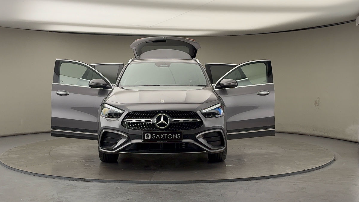 More views of Mercedes-Benz GLA