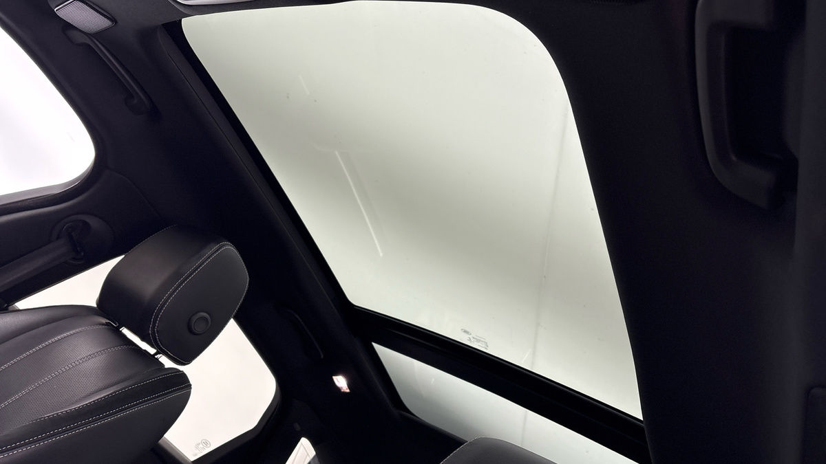 Land Rover Range Rover Velar Image 6