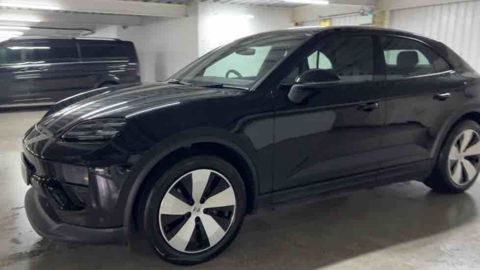More views of Porsche Macan