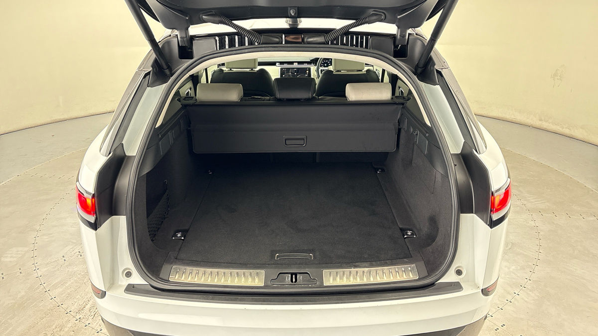 Land Rover Range Rover Velar Image 11