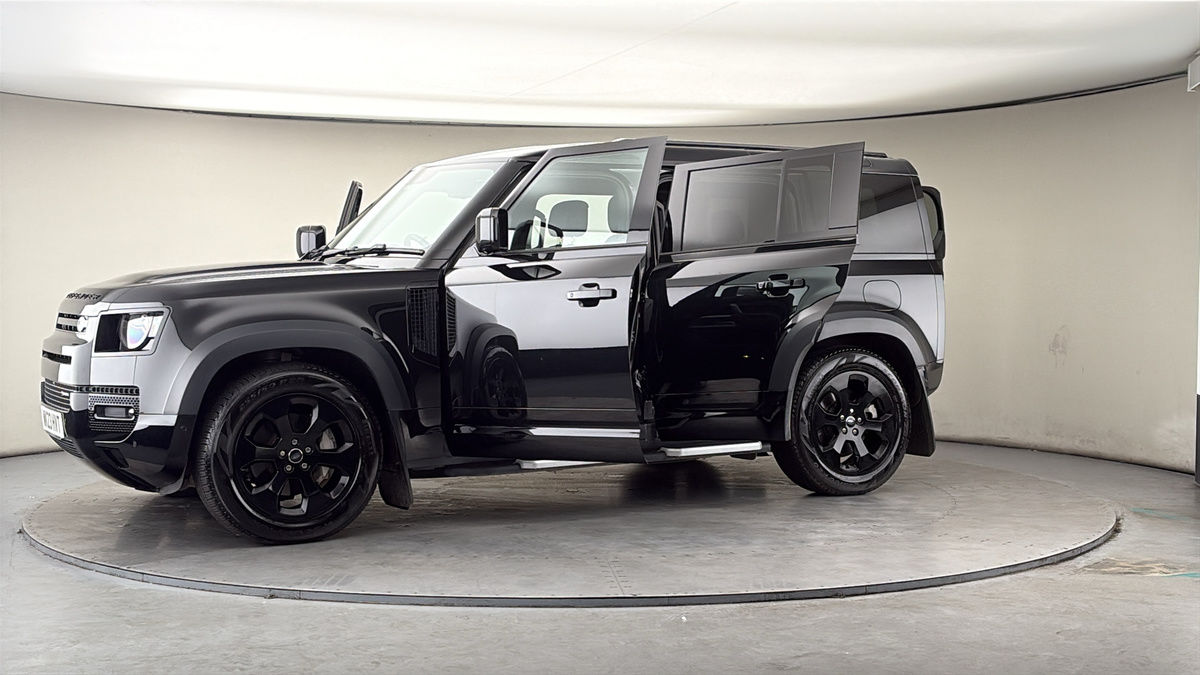 More views of Land Rover Defender 110
