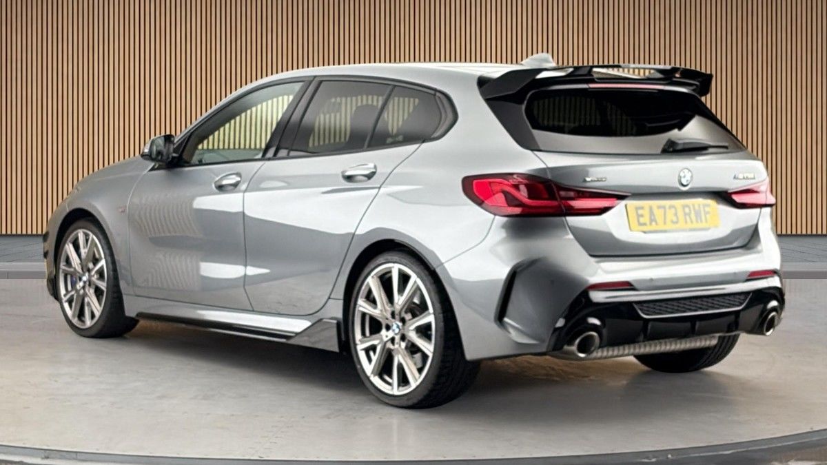 BMW 1 Series Image 2