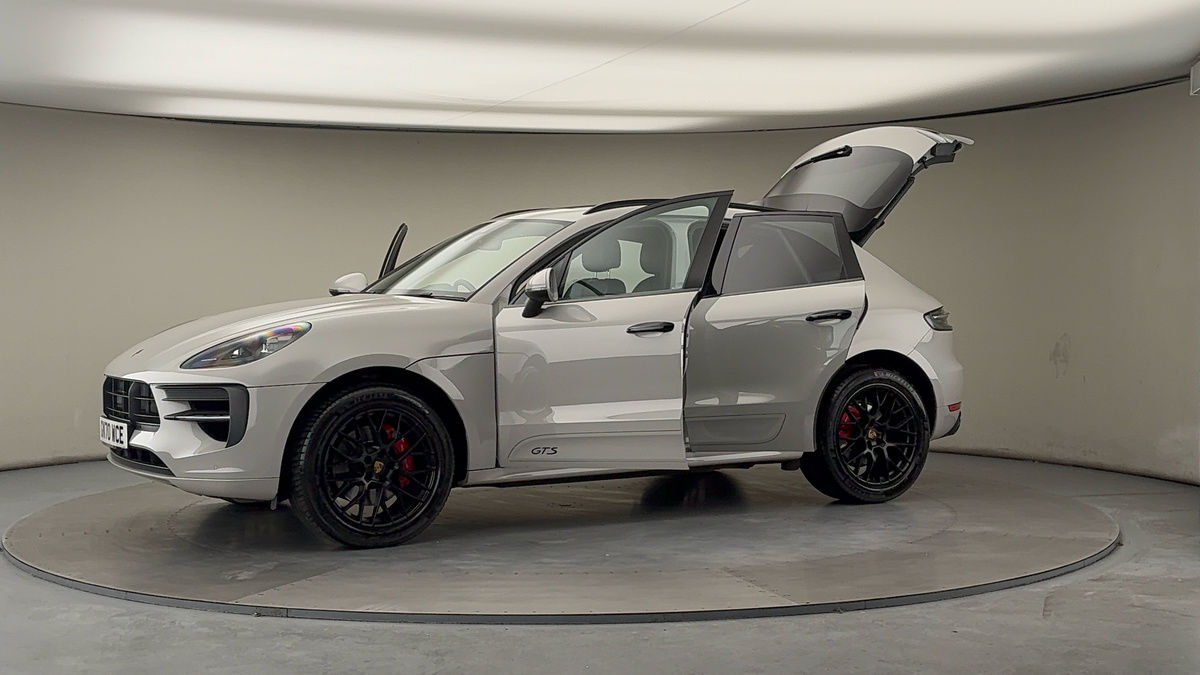 More views of Porsche Macan