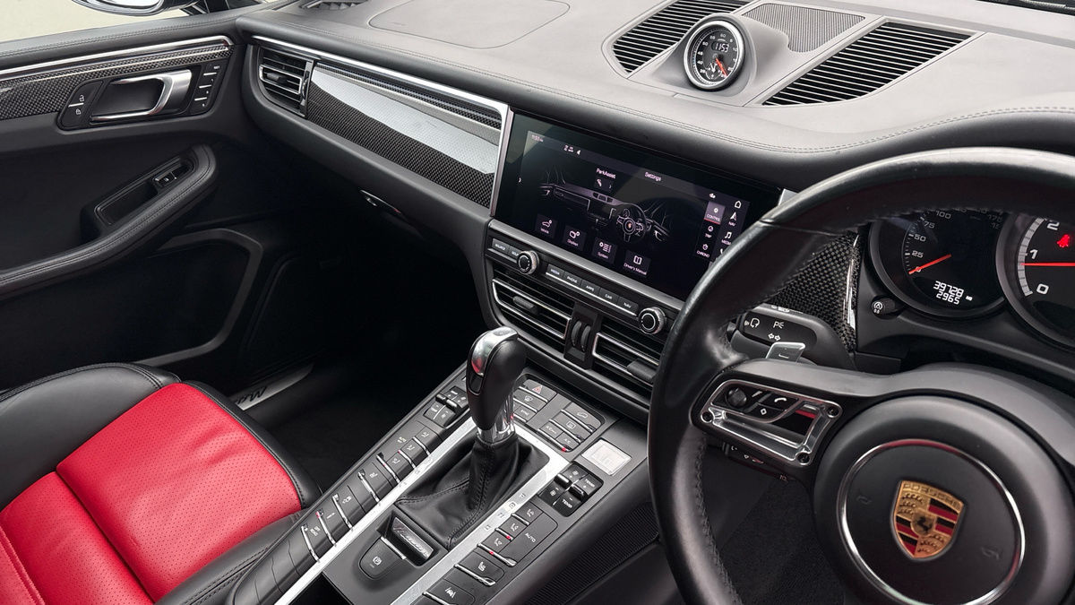 Porsche Macan Image 18