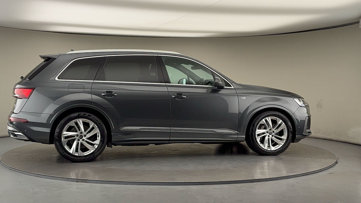 More views of Audi Q7