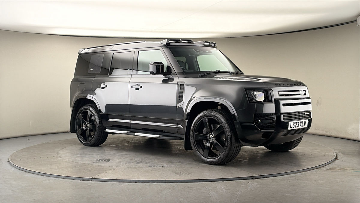 More views of Land Rover Defender 110