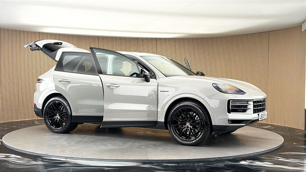 More views of Porsche Cayenne