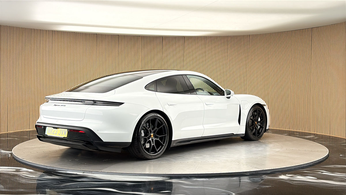 Porsche Taycan Image 21