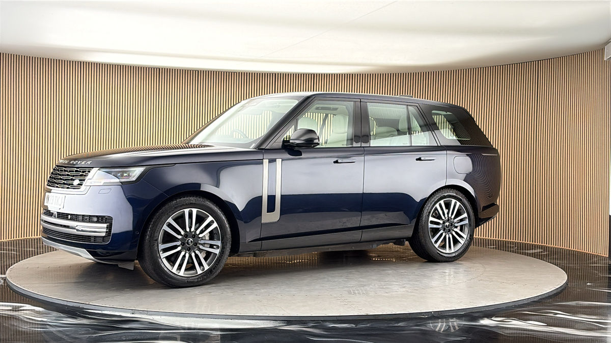 More views of Land Rover Range Rover