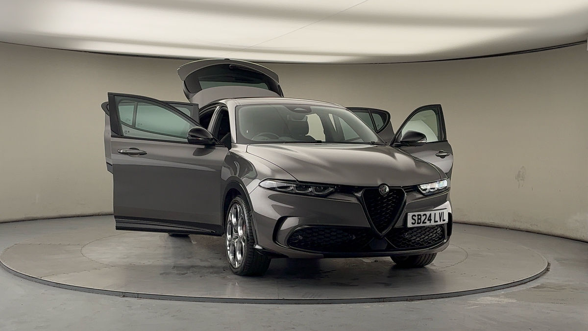 More views of Alfa Romeo Tonale