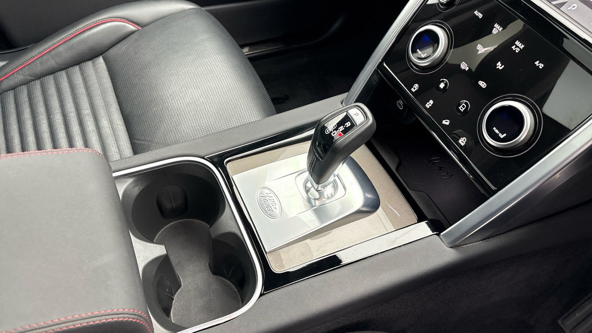 Land Rover Discovery Sport Image 18