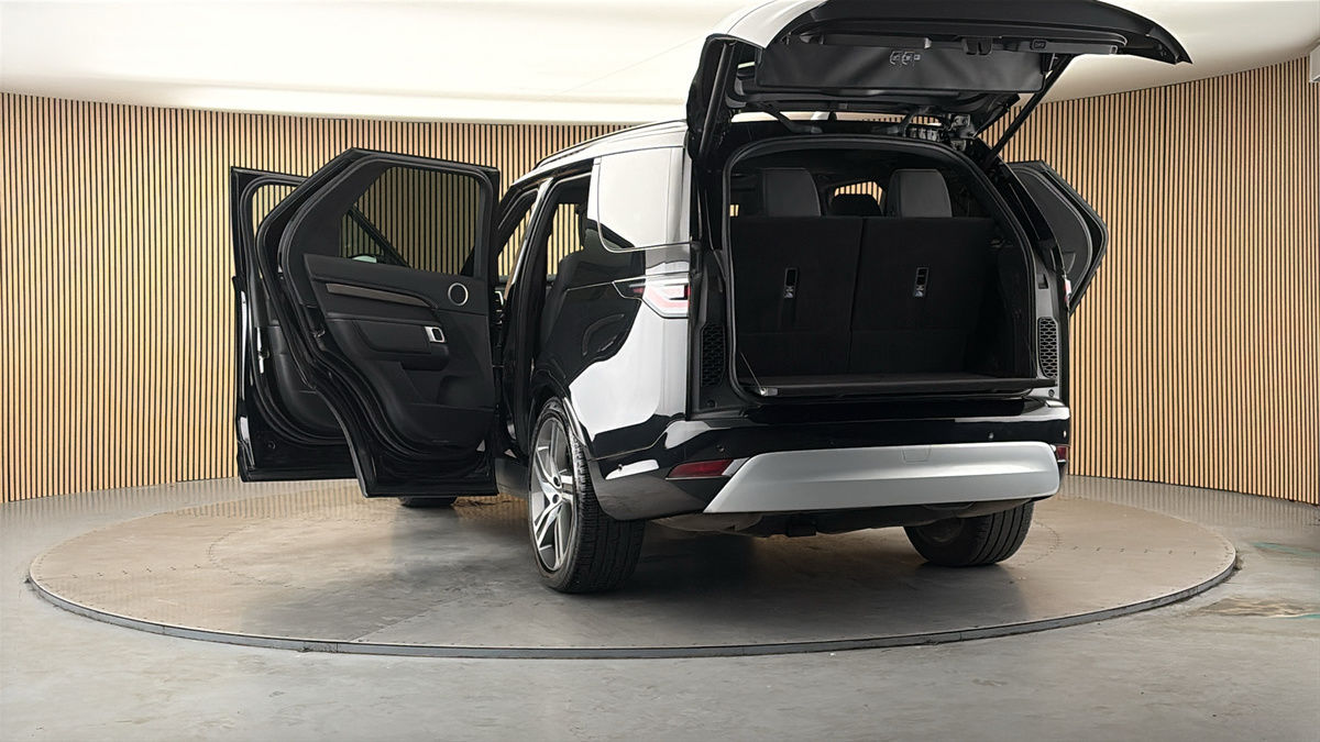 More views of Land Rover Discovery