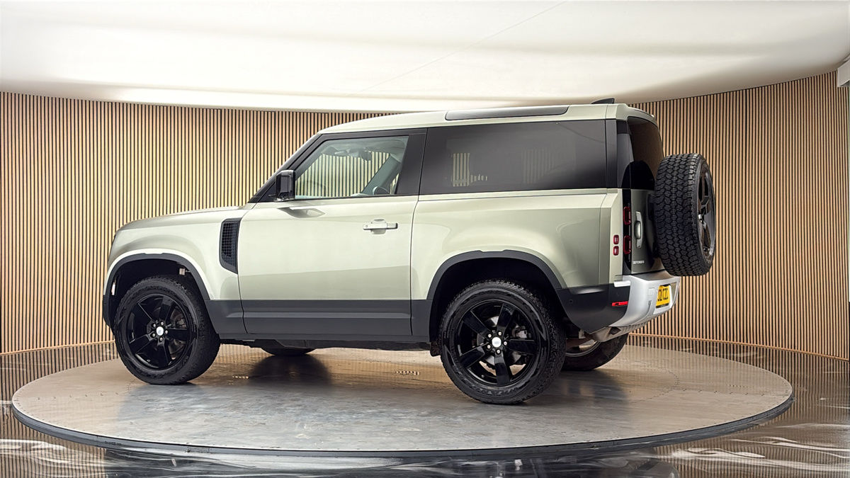 More views of Land Rover Defender 90