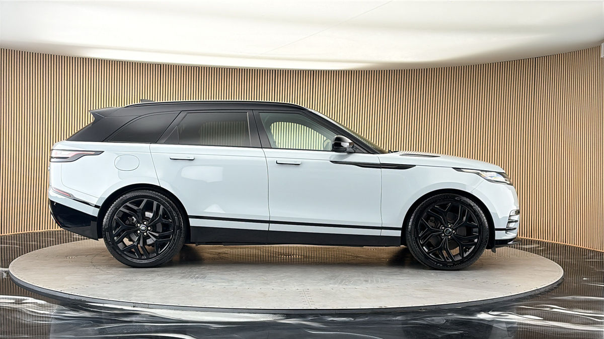 Land Rover Range Rover Velar Image 16