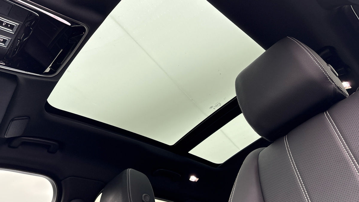 Land Rover Range Rover Velar Image 6