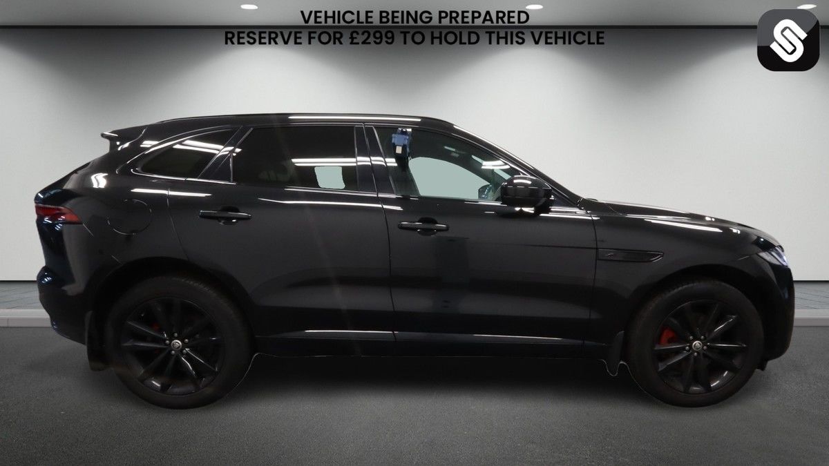 Jaguar F-PACE Image 5