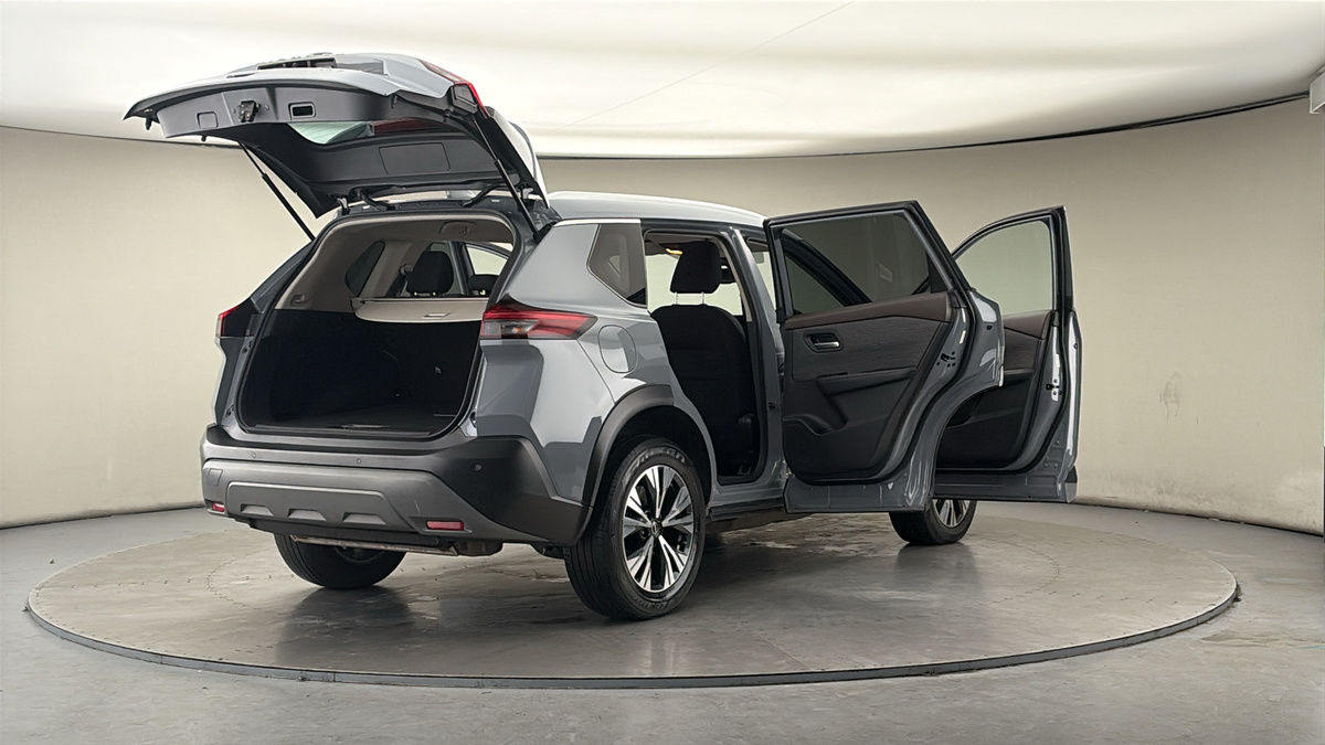 More views of Nissan X-Trail