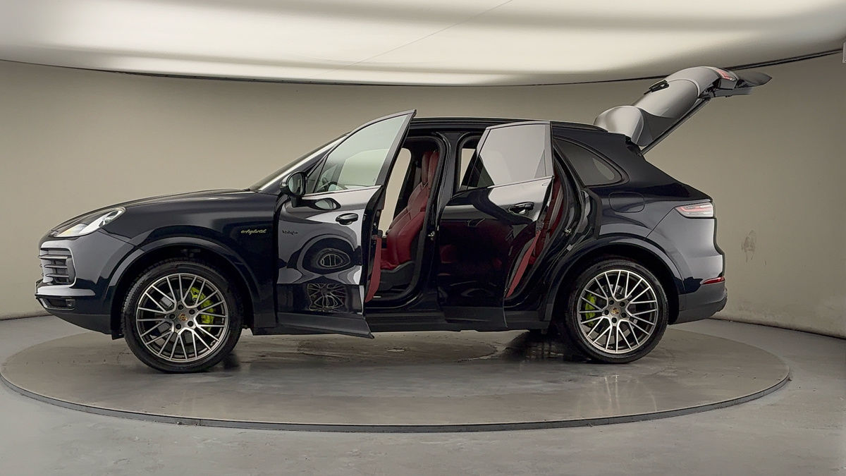 More views of Porsche Cayenne