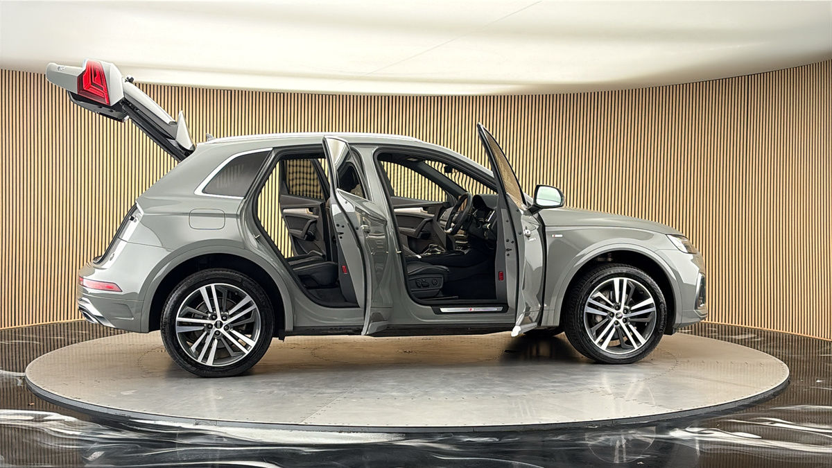 More views of Audi Q5