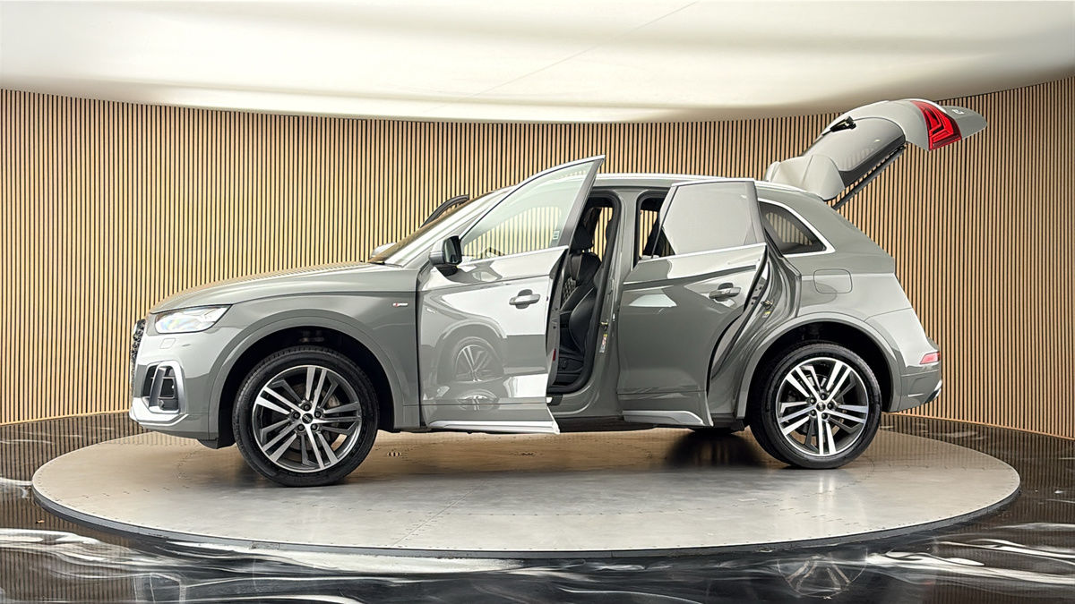 More views of Audi Q5