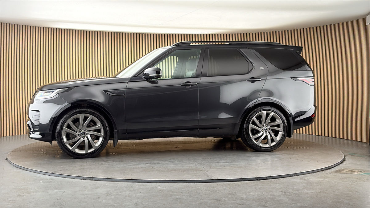 More views of Land Rover Discovery