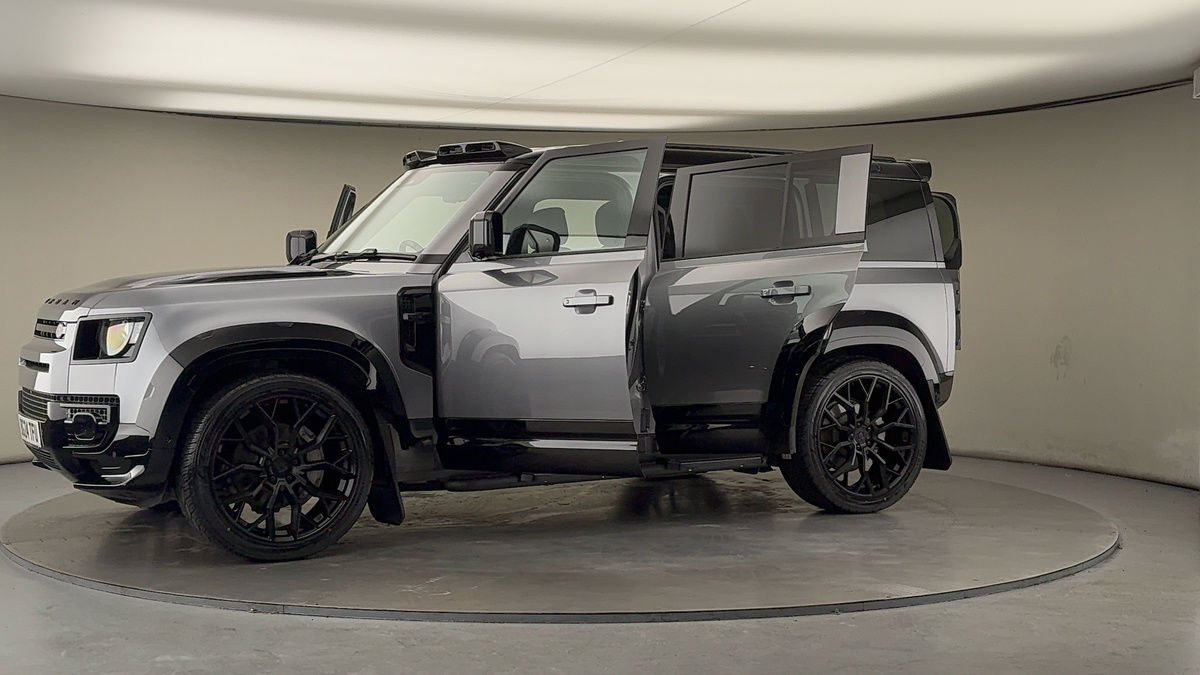 More views of Land Rover Defender 110