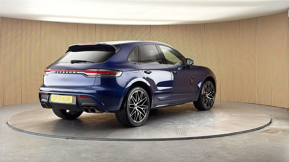 More views of Porsche Macan