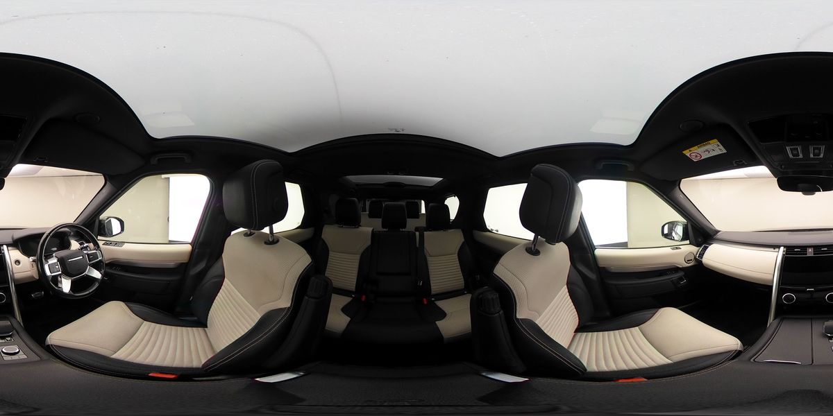 More views of Land Rover Discovery