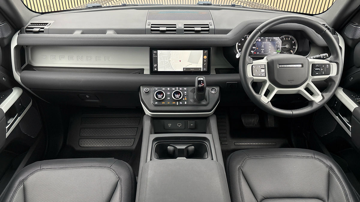 Land Rover Defender 110 Image 12