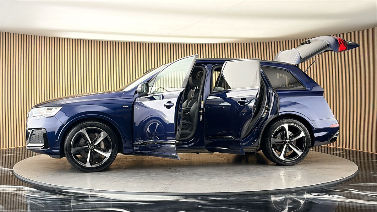 More views of Audi Q7