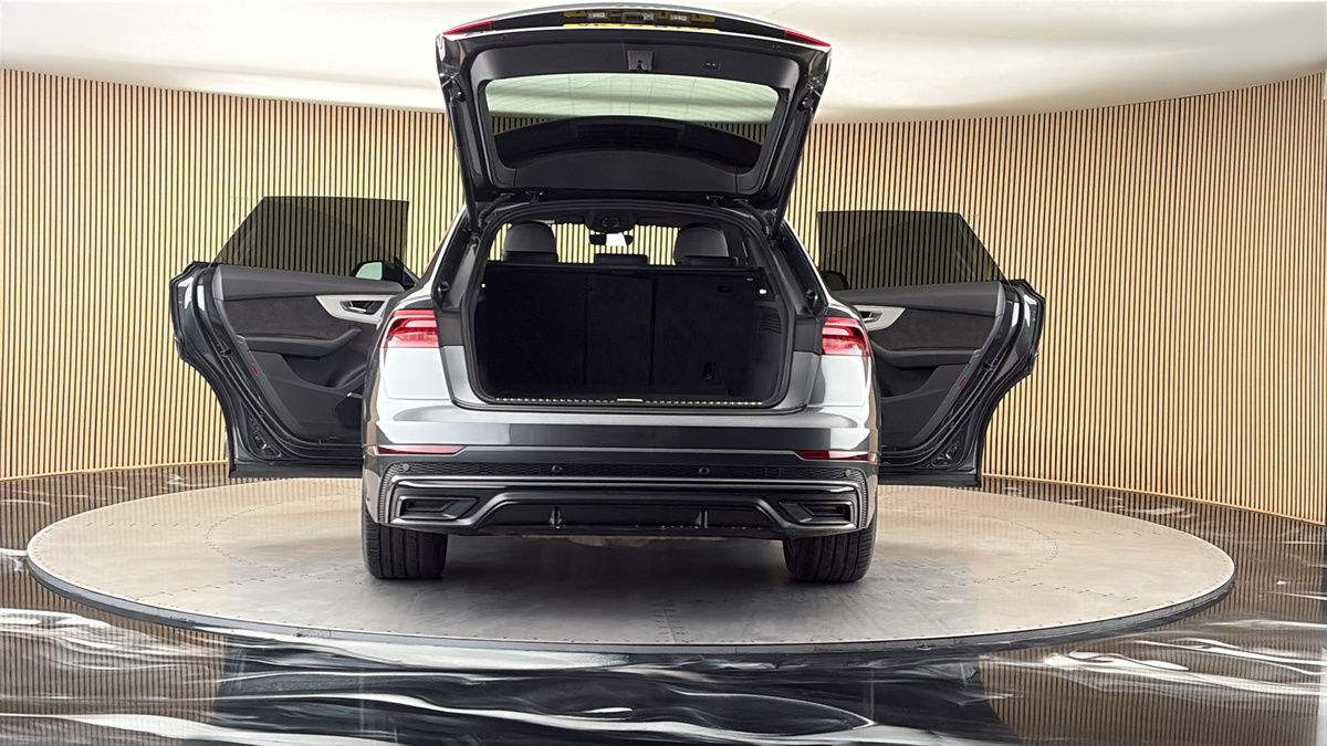 More views of Audi Q8