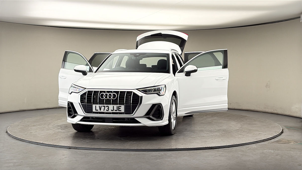 More views of Audi Q3
