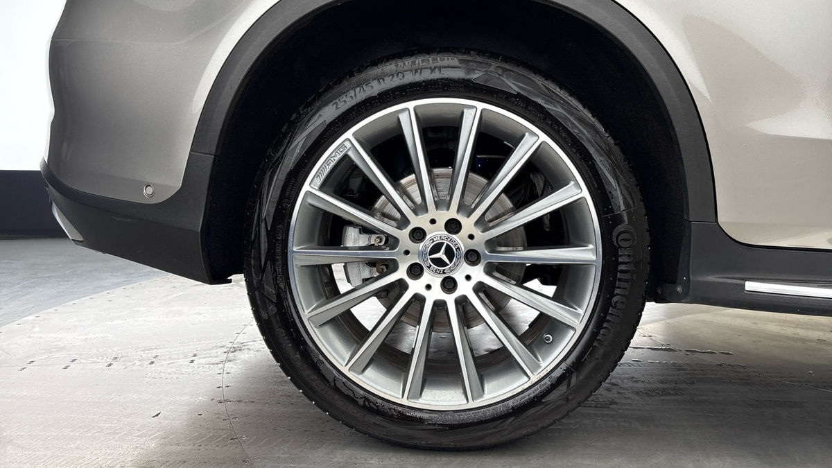 Mercedes-Benz GLC Image 16