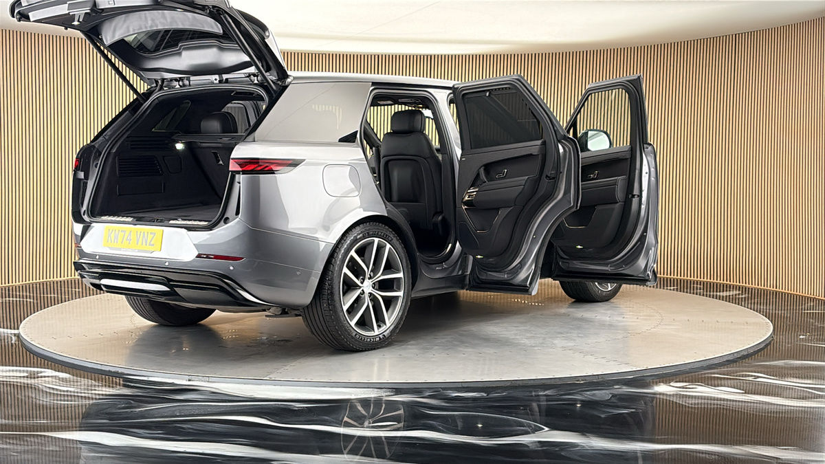 More views of Land Rover Range Rover Sport