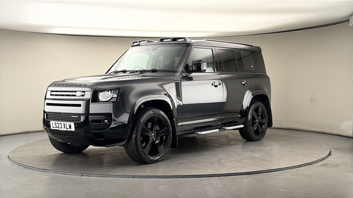 Land Rover Defender 110 Image 20