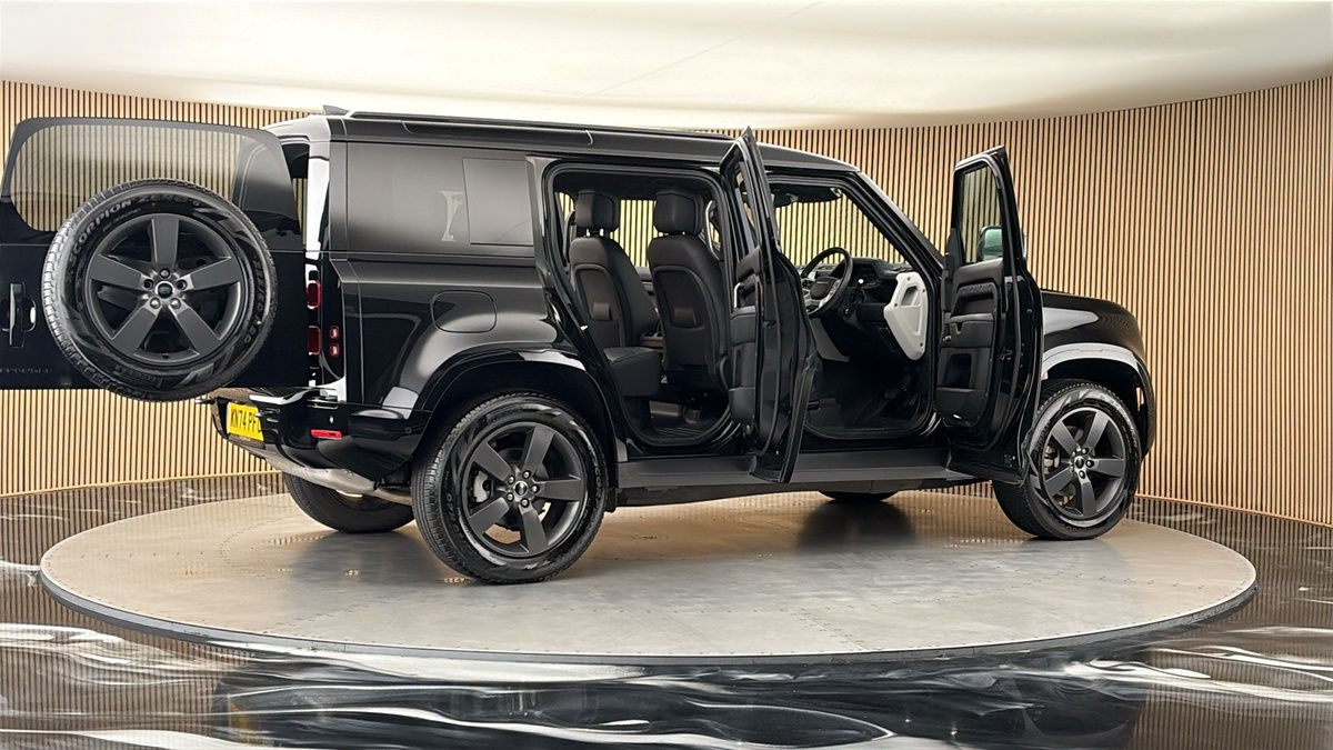 More views of Land Rover Defender 110