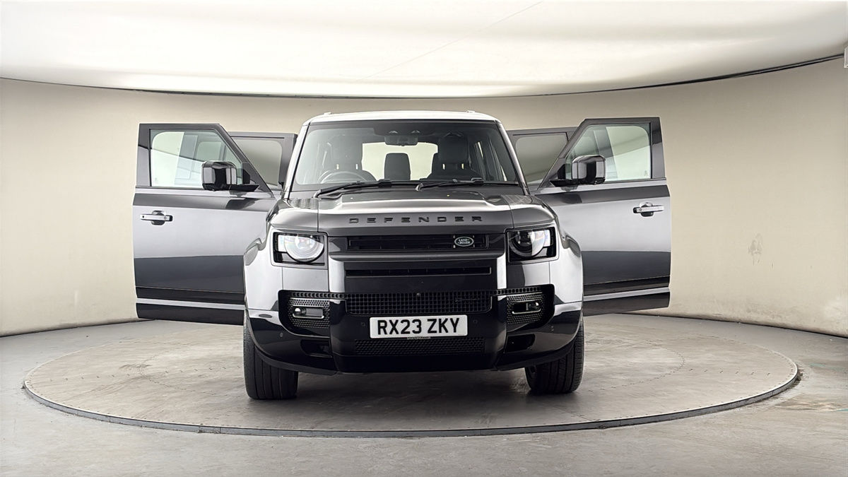 More views of Land Rover Defender 110