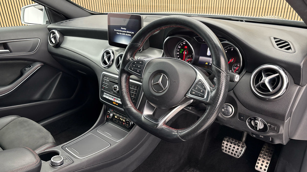 Mercedes-Benz GLA Image 5