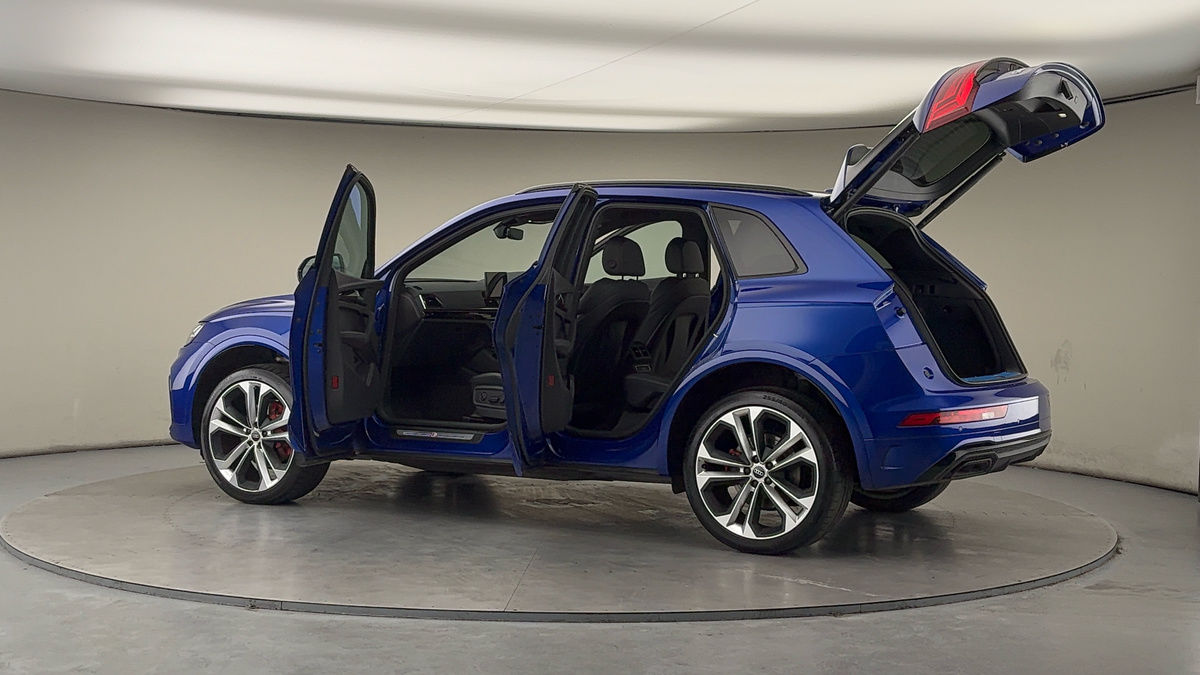 More views of Audi Q5