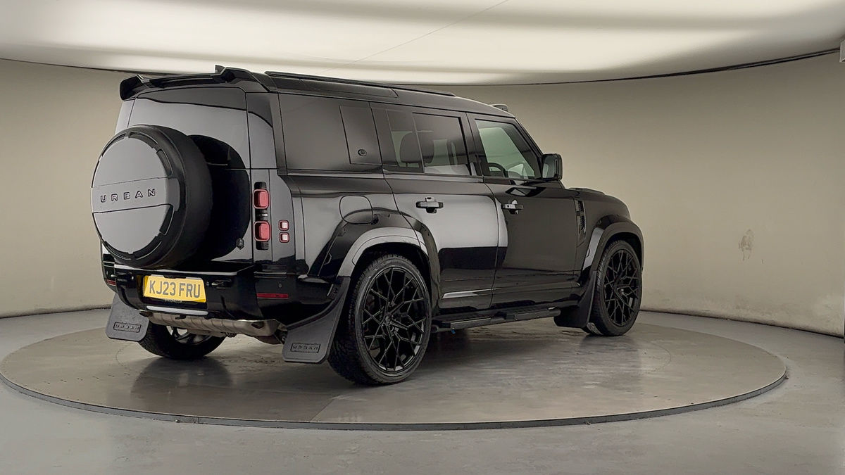 More views of Land Rover Defender 110