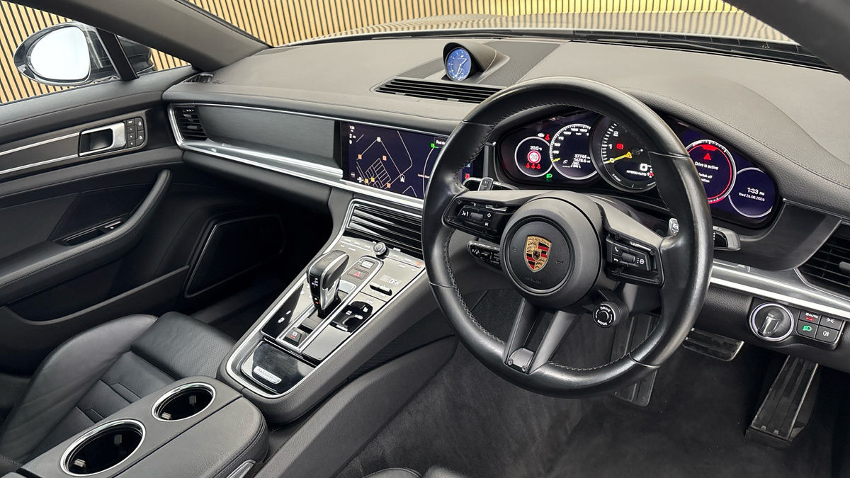 Porsche Panamera Image 5