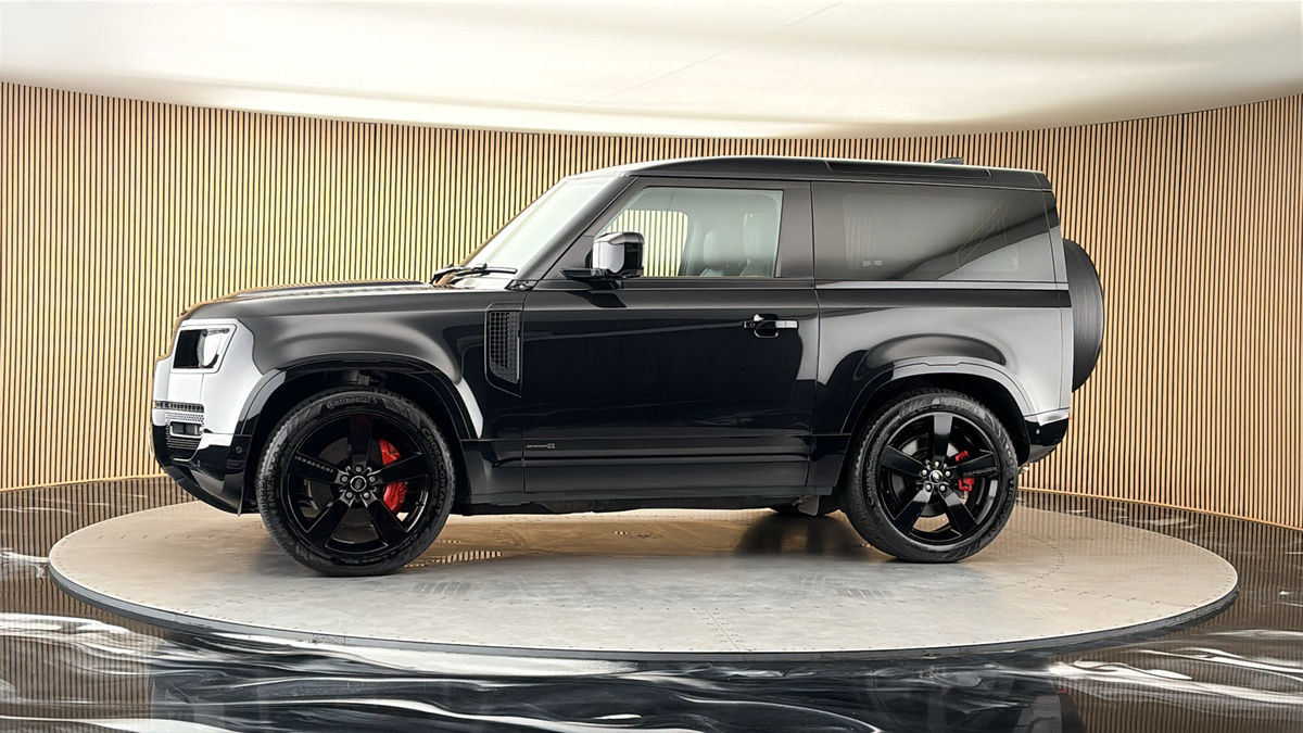 More views of Land Rover Defender 90