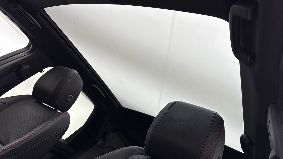 Land Rover Discovery Sport Image 6