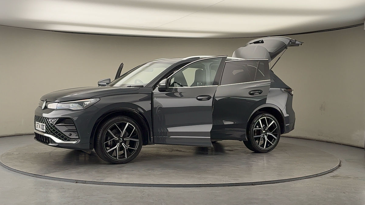 More views of Volkswagen Tiguan