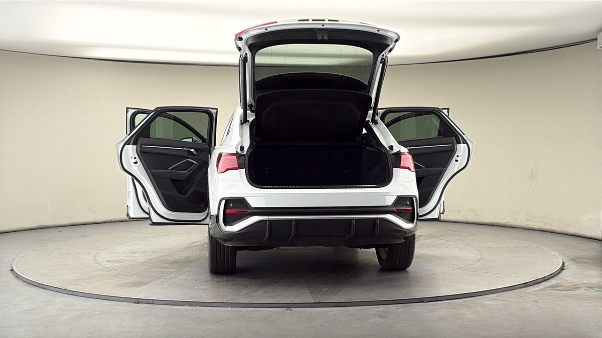 More views of Audi Q3