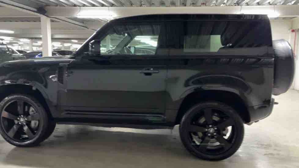More views of Land Rover Defender 90