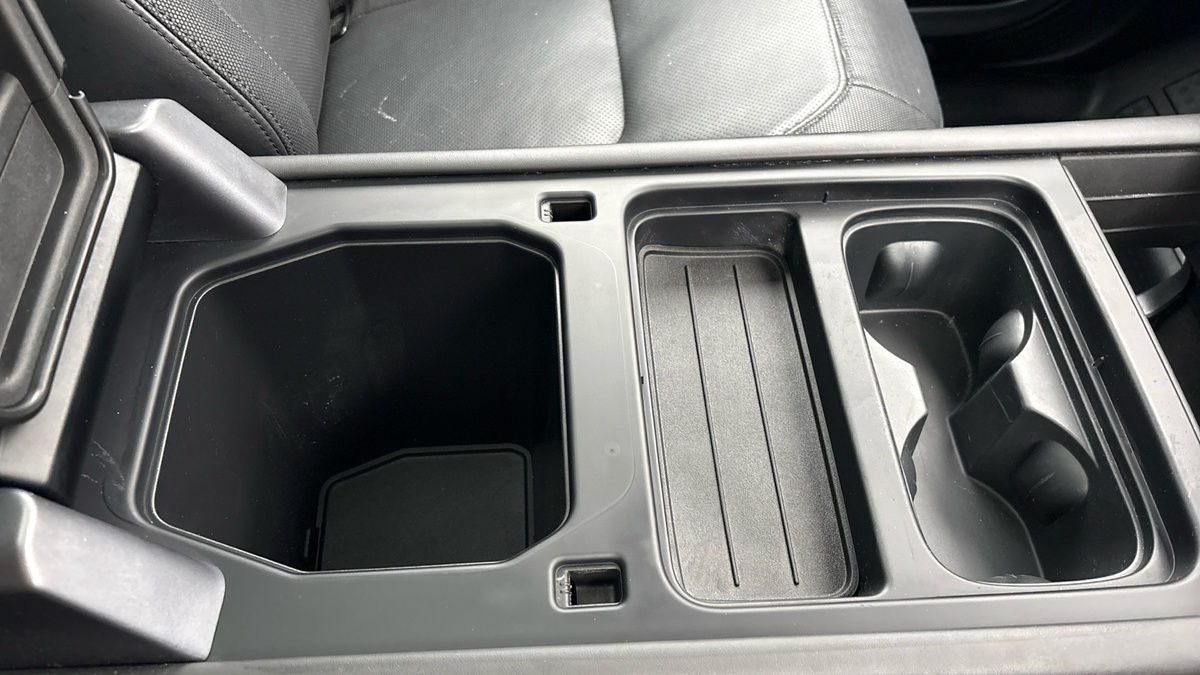 Land Rover Defender 110 Image 29