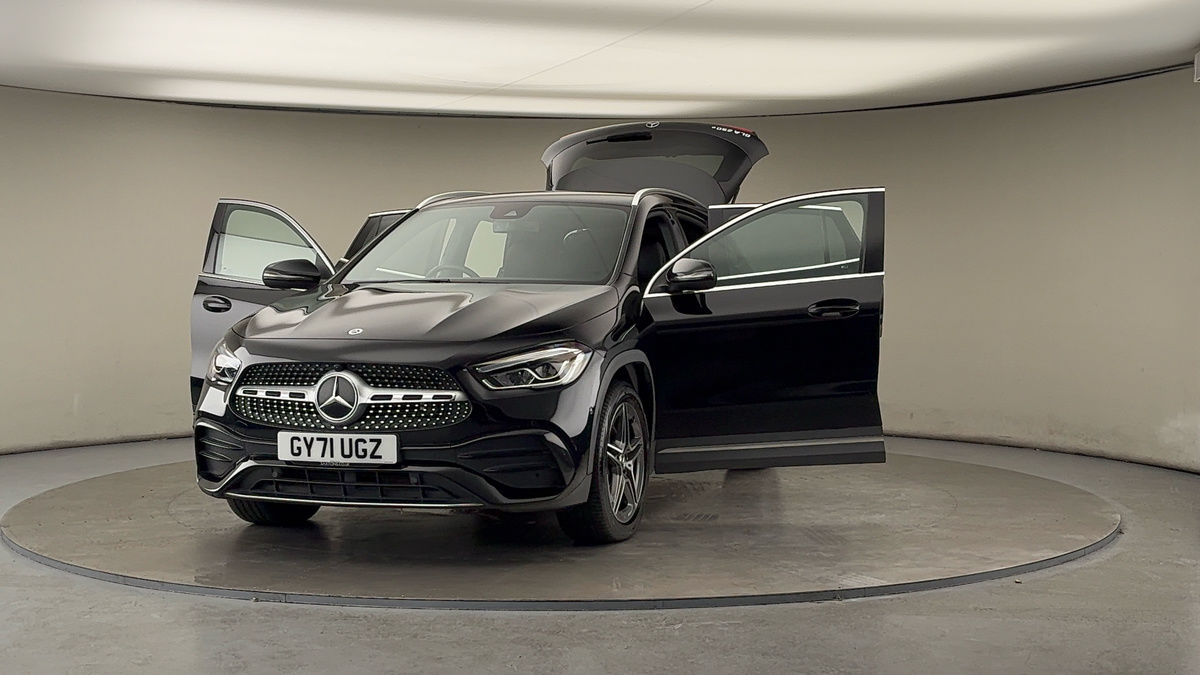 More views of Mercedes-Benz GLA