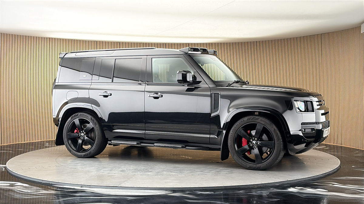 More views of Land Rover Defender 110